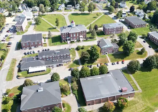 Vista aérea del campus de Maine Central Institute
